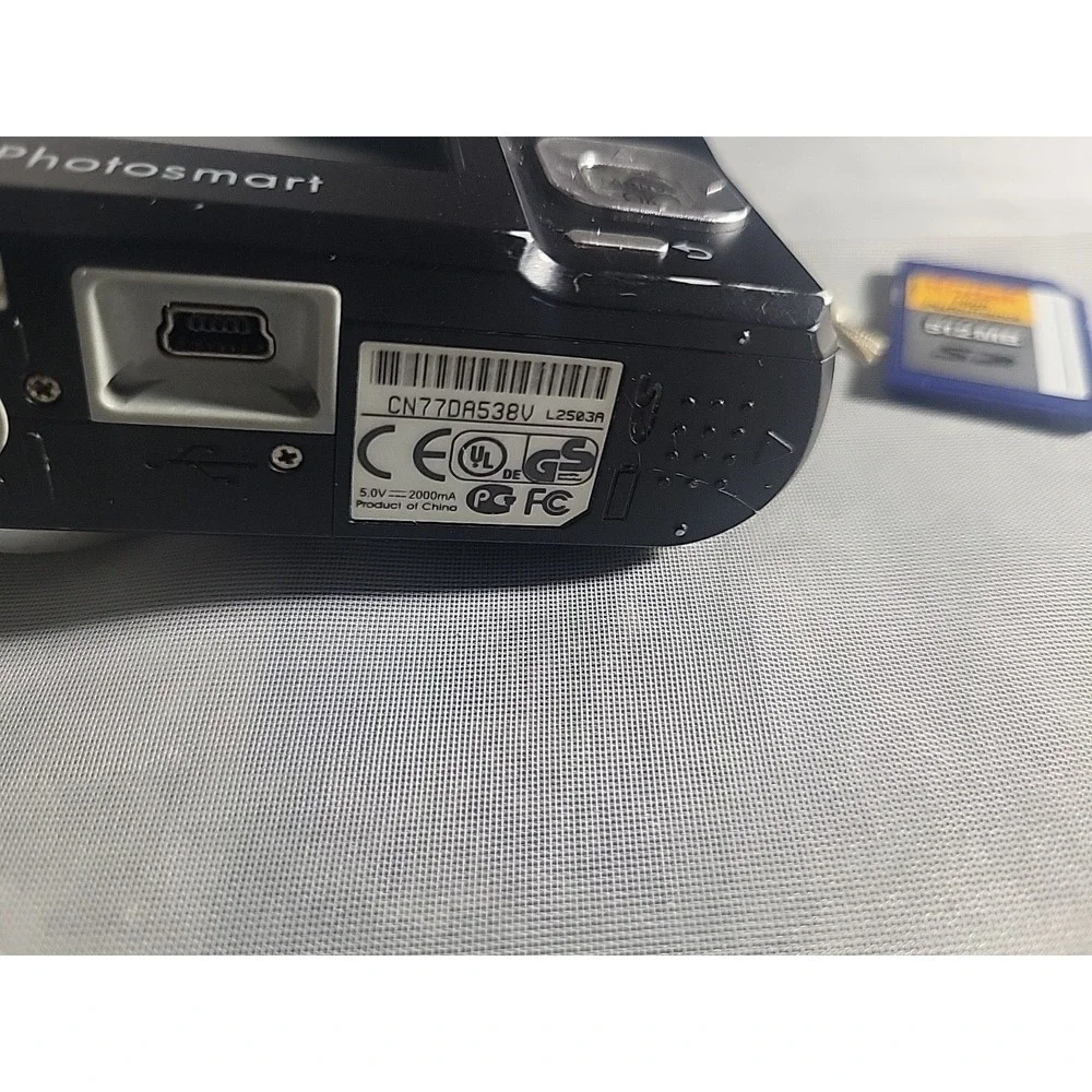 HP‎ Photosmart M447 - 5MP, 3x Zoom + 512MB Card! Damage To Screen